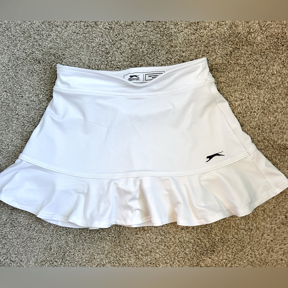 Junior size Small white Golf Skort by Slazenger fits like women’s 00